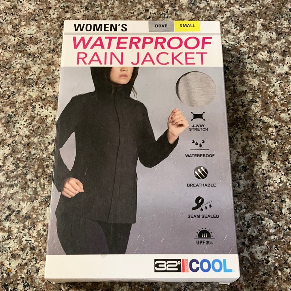 🌸32 Degrees waterproof rain jacket